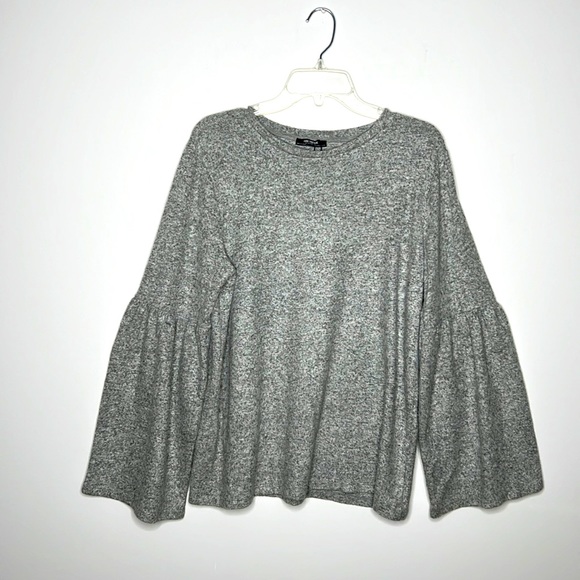 Zara Tops - Zara Bell Sleeve Top